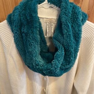 Infinity scarf. Aqua color fleece. 35inches
